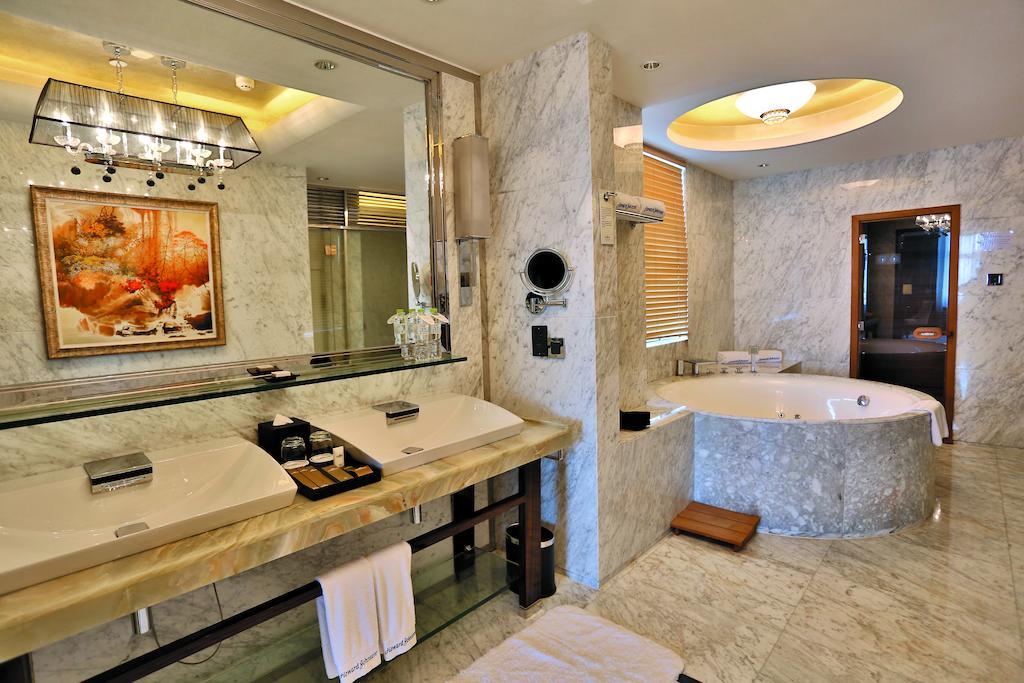 Howard Johnson Kaina Plaza Changzhou Changzhou  Zewnętrze zdjęcie